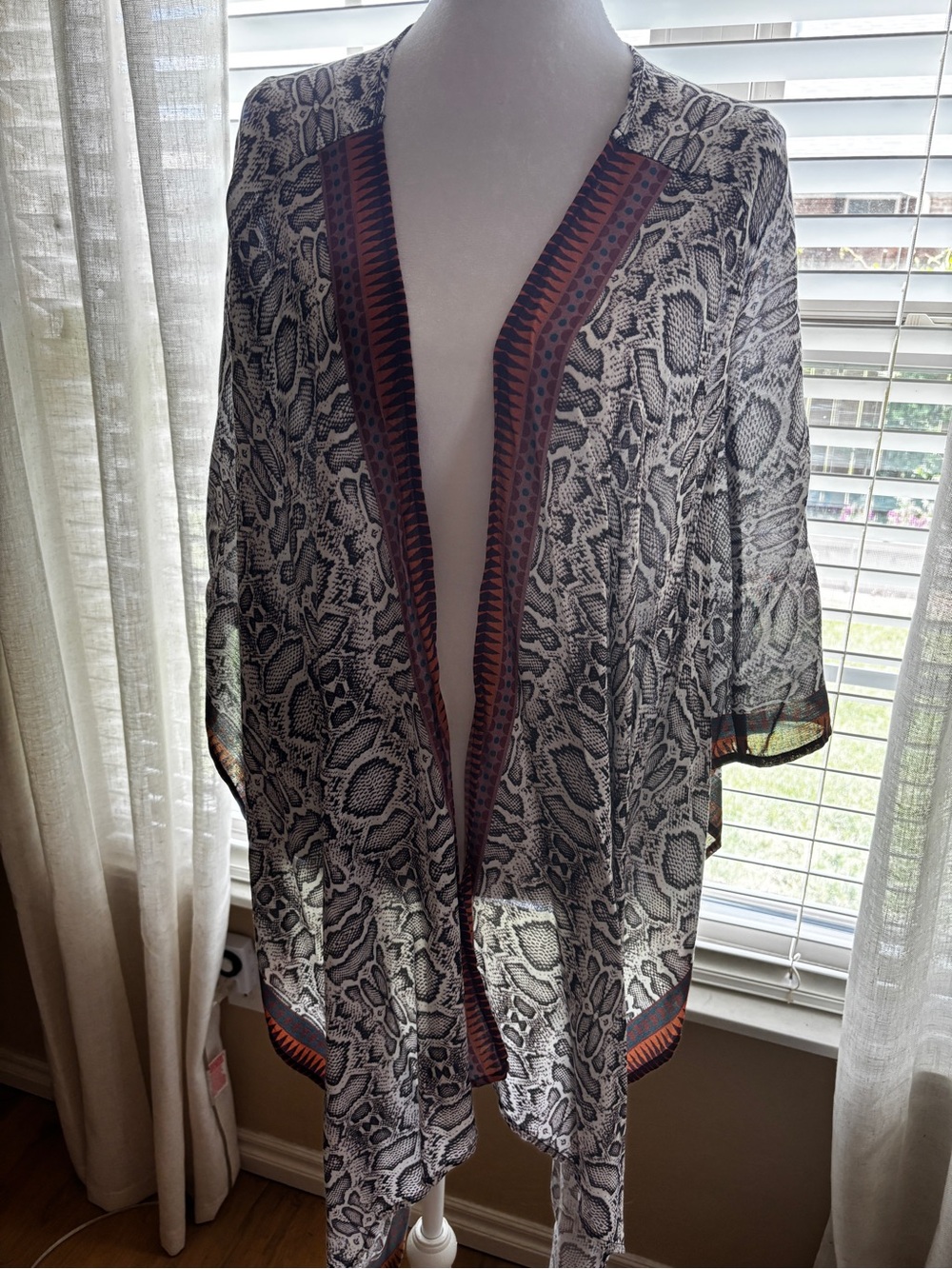 Shyanne Black and White Snake-Print Sheer Kimono with Geometric Print Border NWT